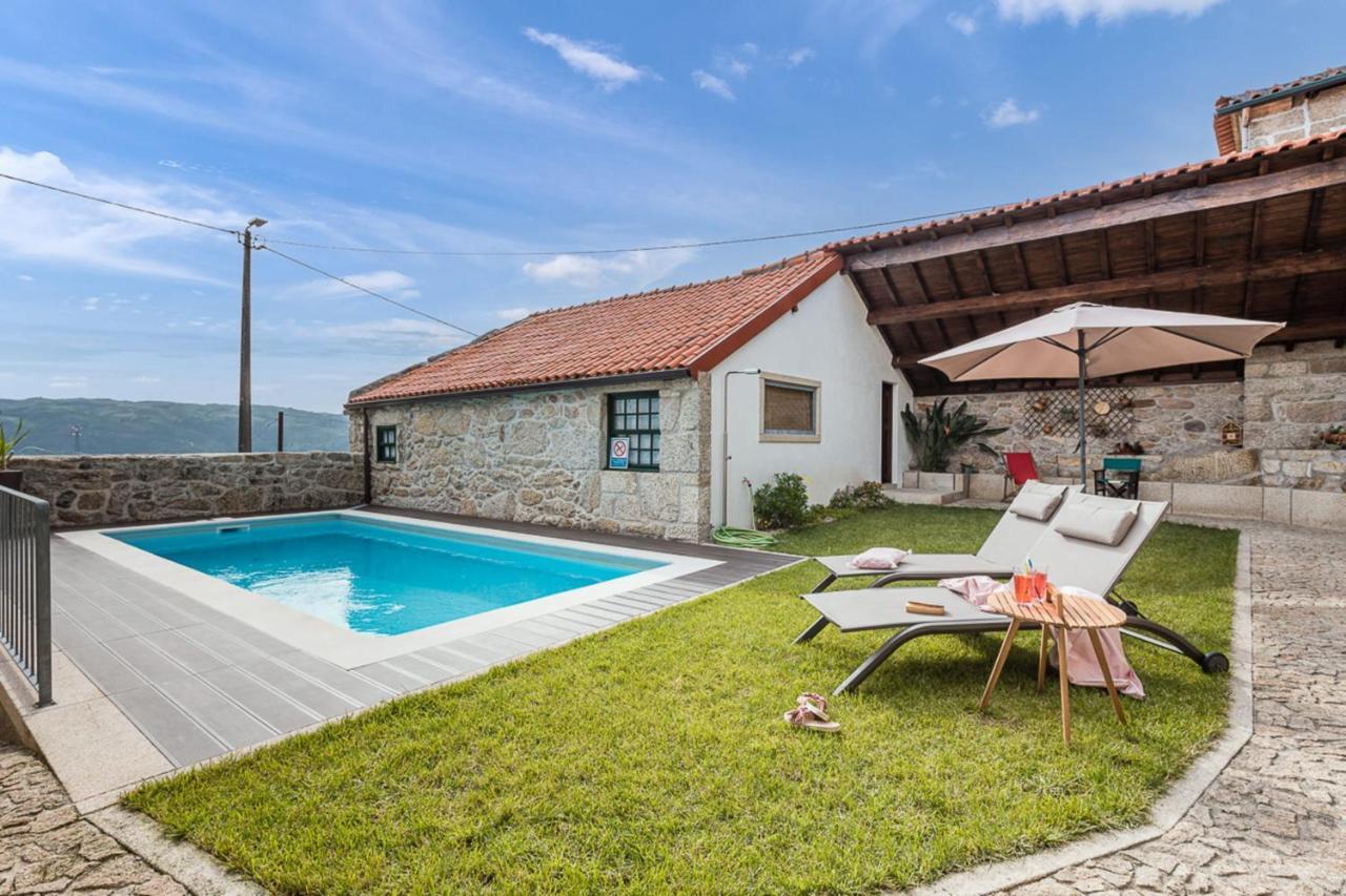 Casa Da Torre - Paraiso No Norte De Portugal 卡贝塞拉什德巴什图 外观 照片